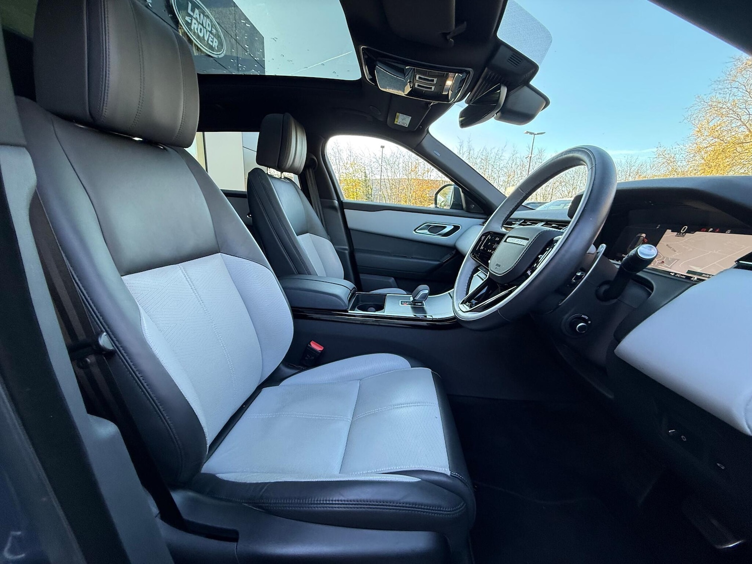 Used Land Rover Range Rover Velar 2023 for sale - 76424219: Photo 9