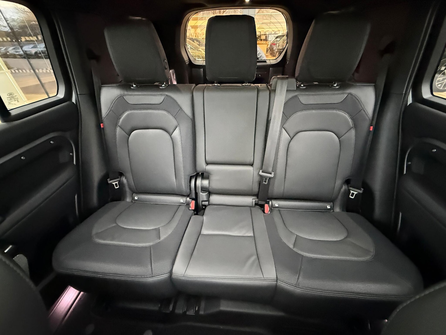 Used Land Rover Defender 2023 for sale - 76953193: Photo 11