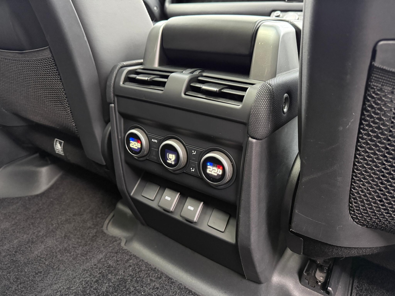 Used Land Rover Defender 2023 for sale - 76953193: Photo 37