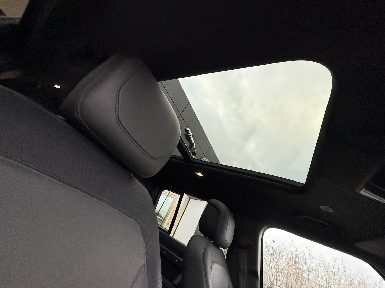 Used Land Rover Defender 2023 for sale - 76953193: Photo 38