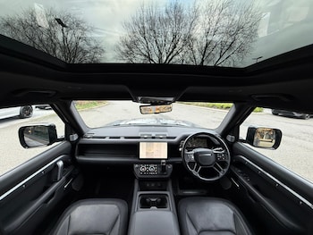 Used Land Rover Defender 130 2023 for sale - 76953193: Photo