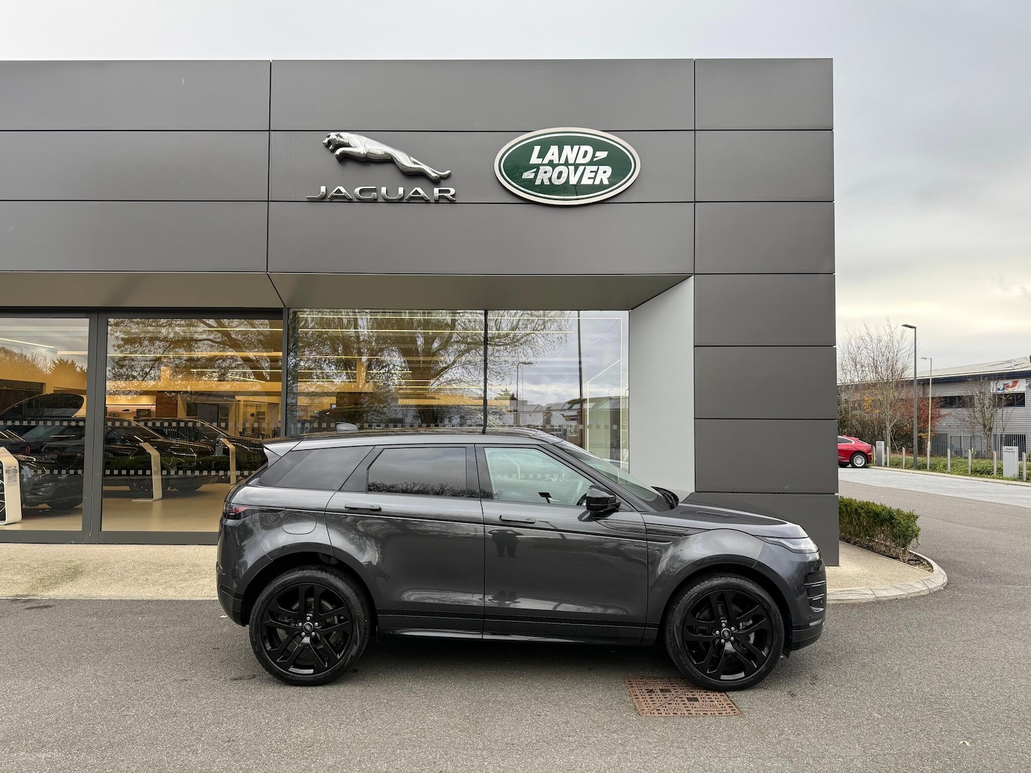 Used Land Rover Range Rover Evoque 2023 for sale - 76619596: Photo 2