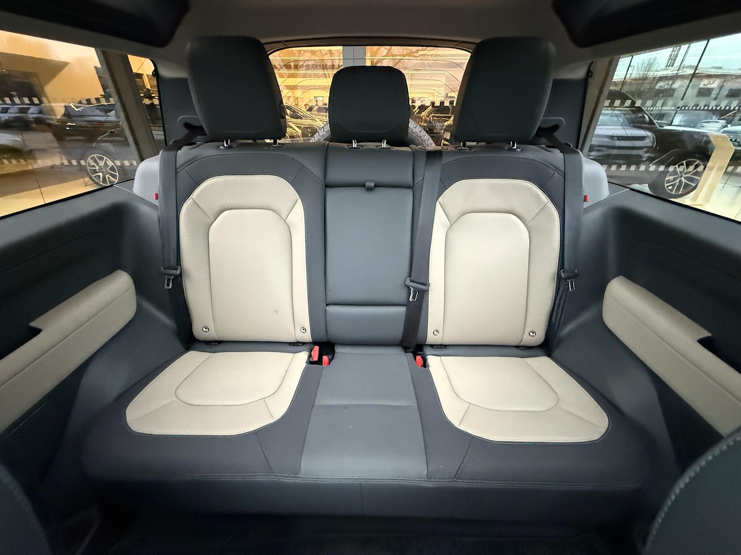 Used Land Rover Defender 2022 for sale - 77040602: Photo 11