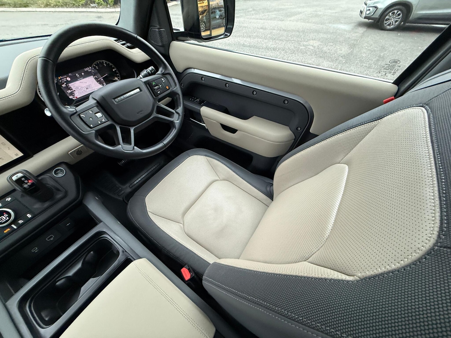 Used Land Rover Defender 2022 for sale - 77040602: Photo 13