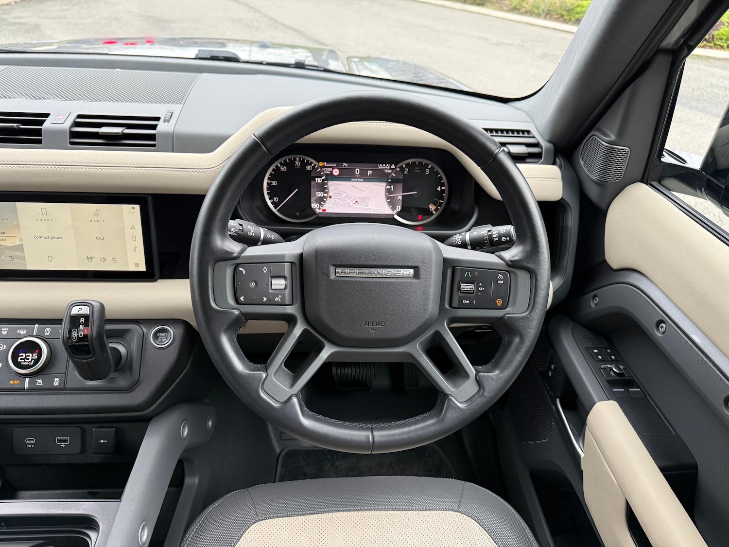 Used Land Rover Defender 2022 for sale - 77040602: Photo 14