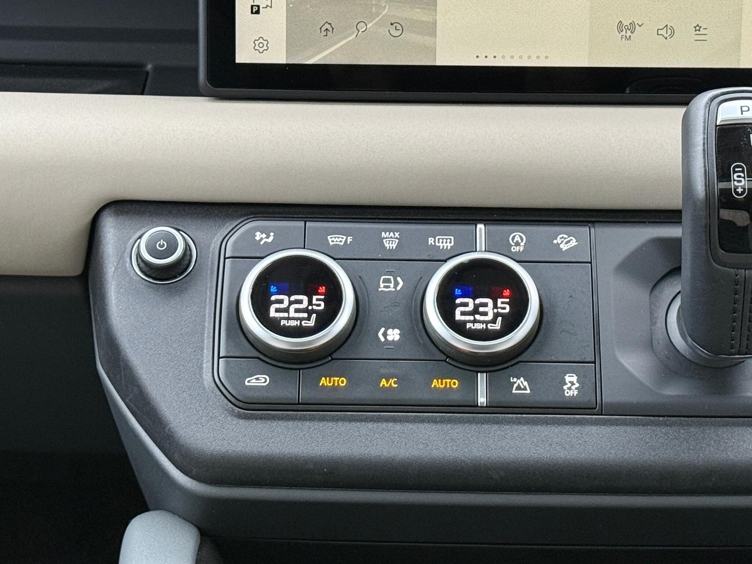 Used Land Rover Defender 2022 for sale - 77040602: Photo 16