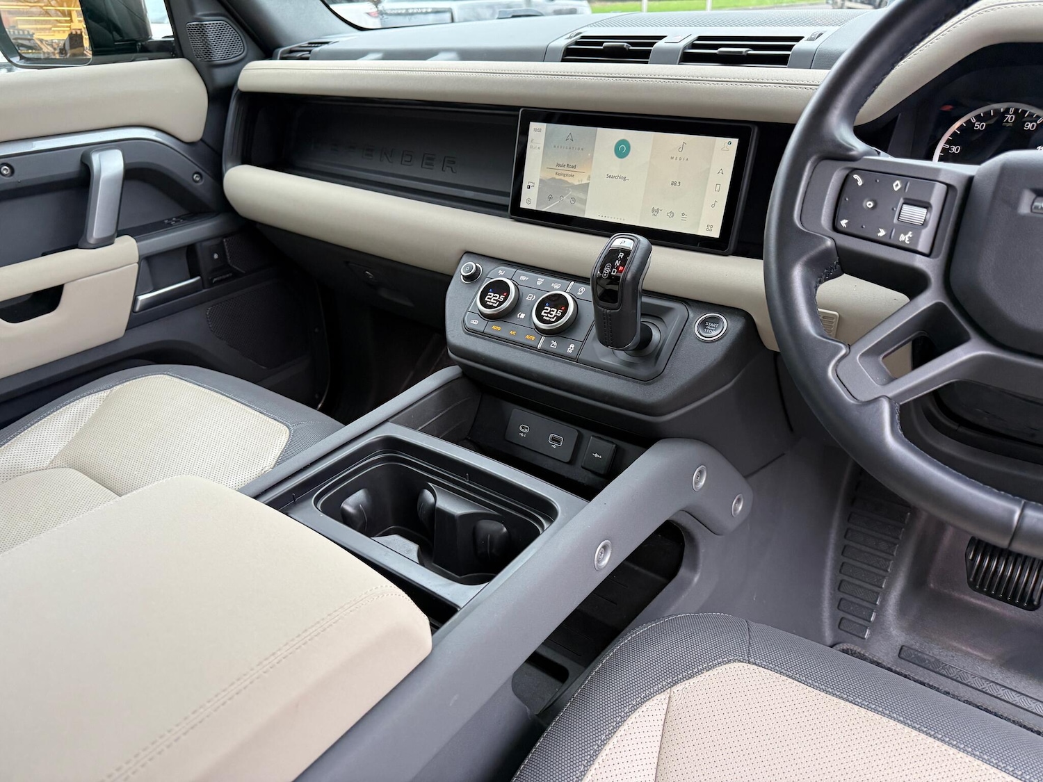 Used Land Rover Defender 2022 for sale - 77040602: Photo 19