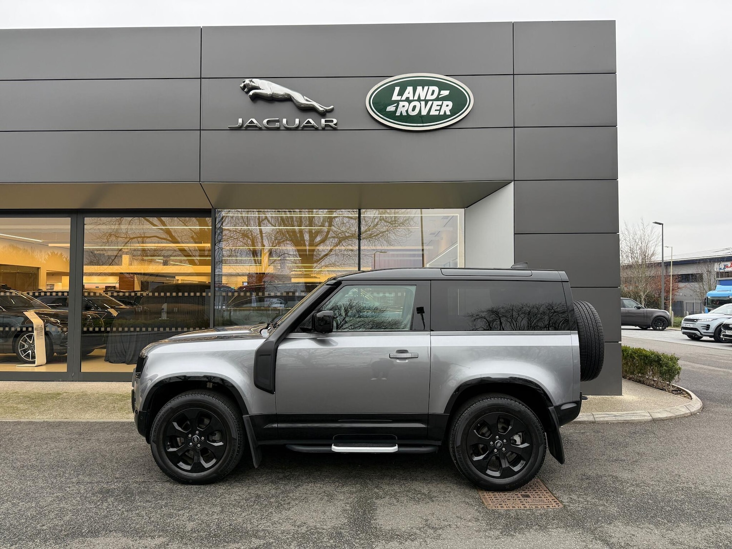 Used Land Rover Defender 2022 for sale - 77040602: Photo 26