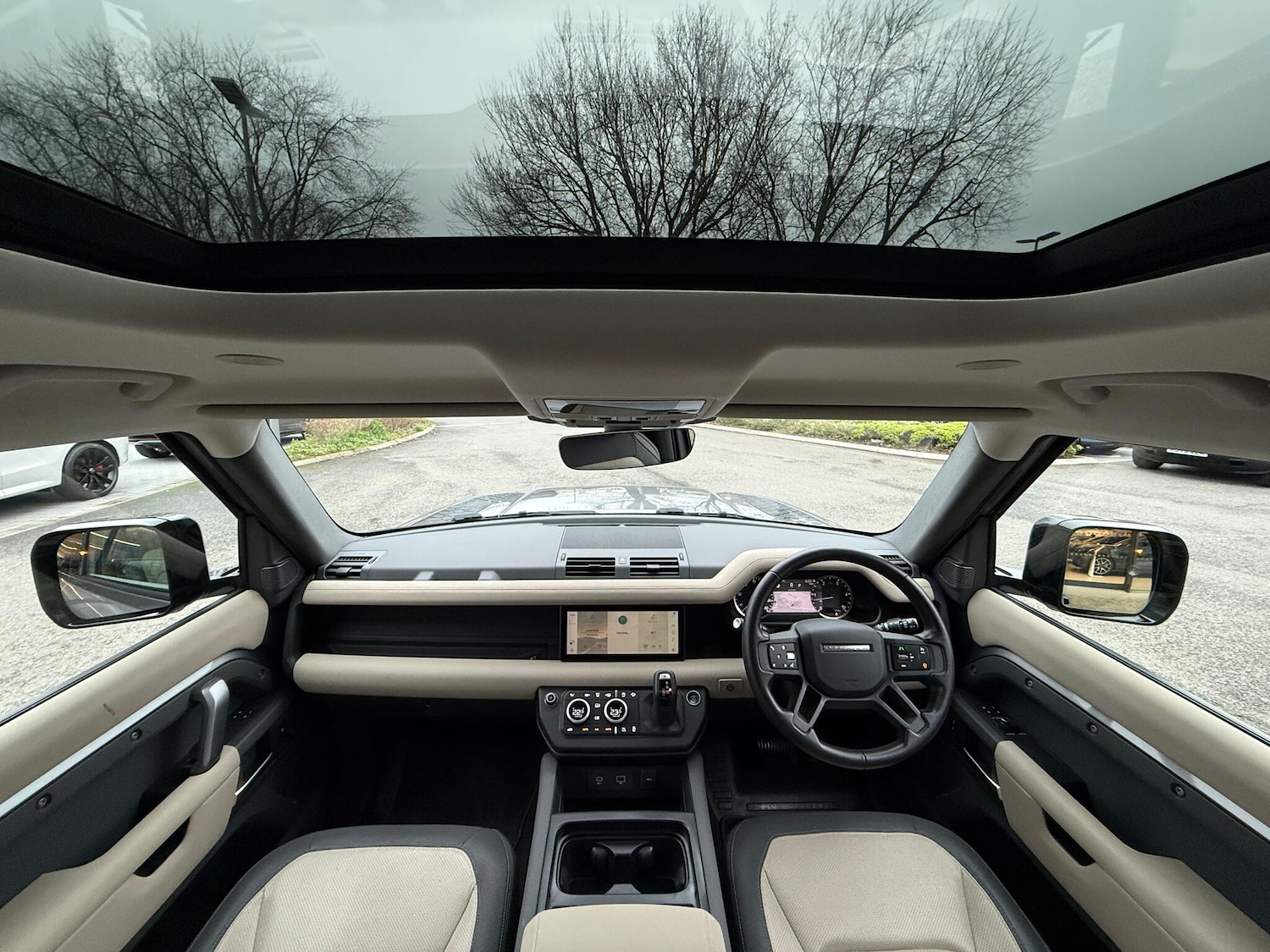 Used Land Rover Defender 2022 for sale - 77040602: Photo 3