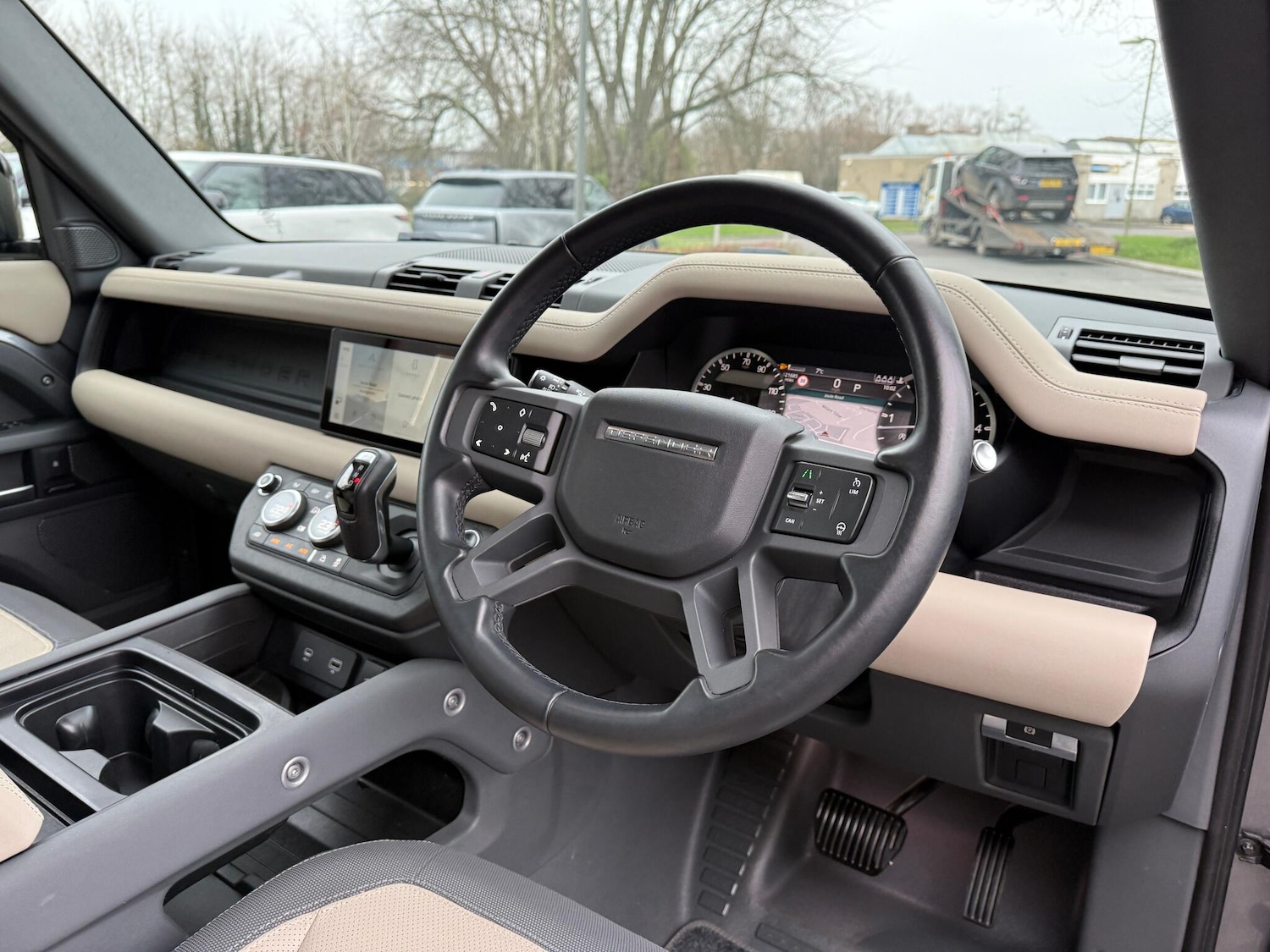 Used Land Rover Defender 2022 for sale - 77040602: Photo 31