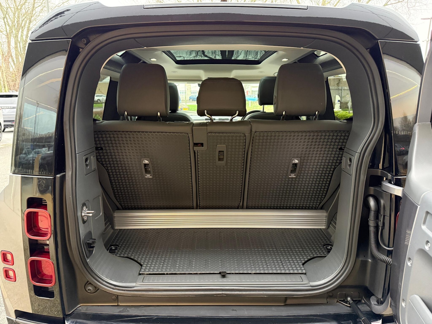 Used Land Rover Defender 2022 for sale - 77040602: Photo 38