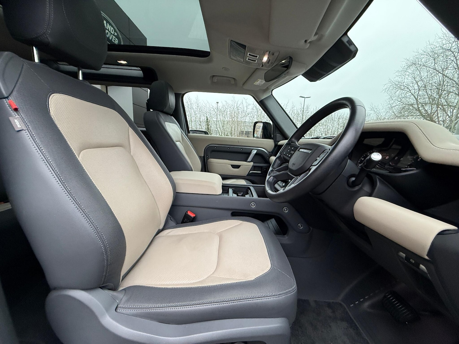 Used Land Rover Defender 2022 for sale - 77040602: Photo 9