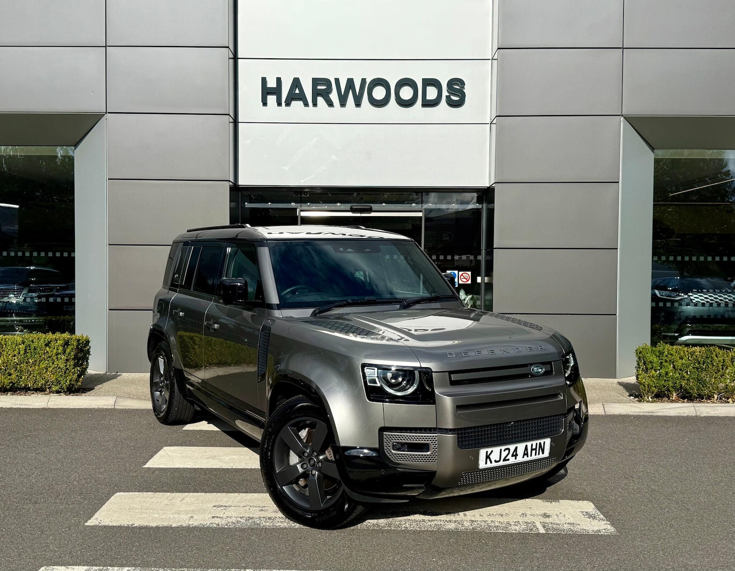 Used Land Rover Defender 2024 for sale - 76201380: Photo 1