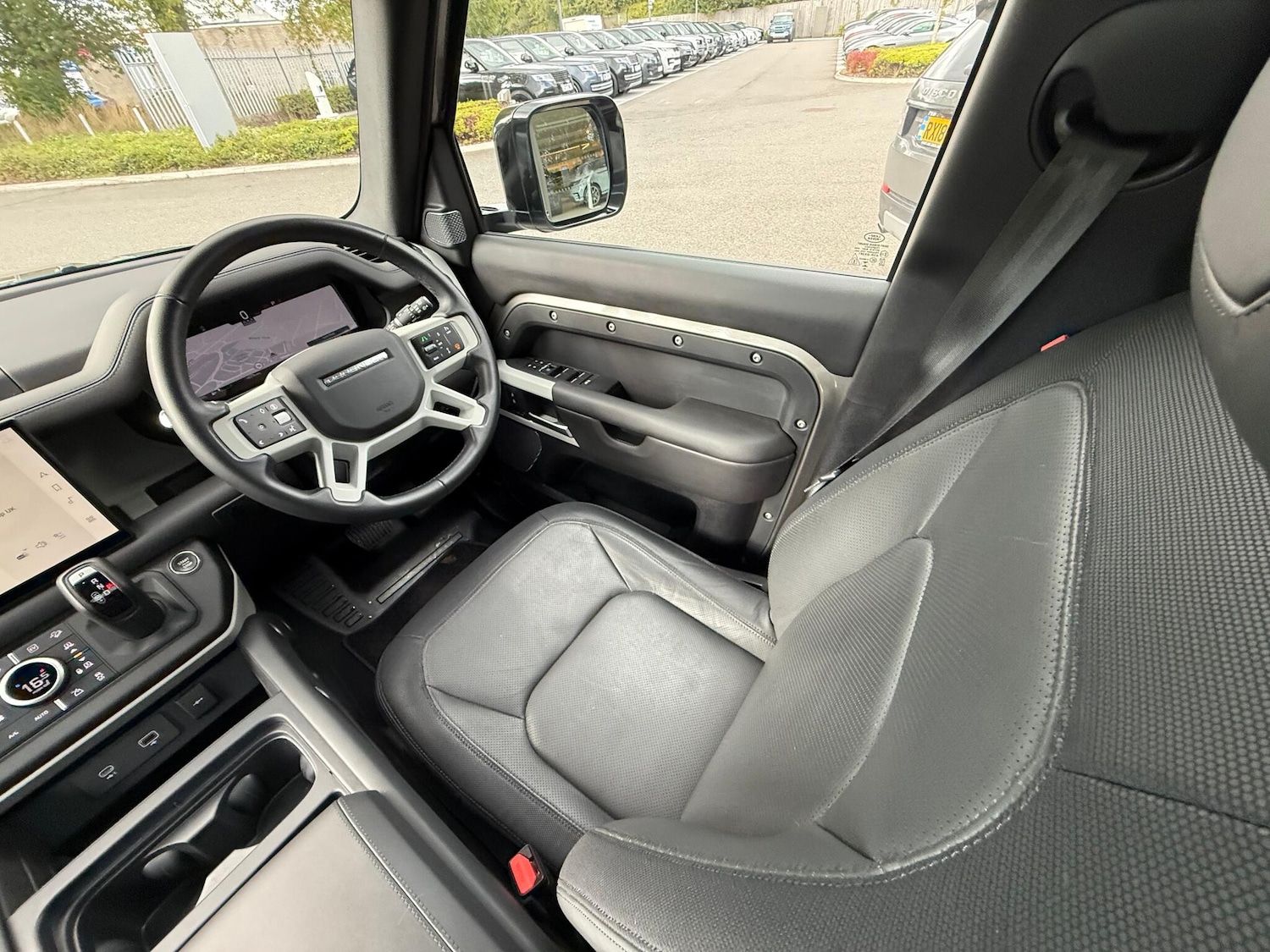 Used Land Rover Defender 2024 for sale - 76201380: Photo 14