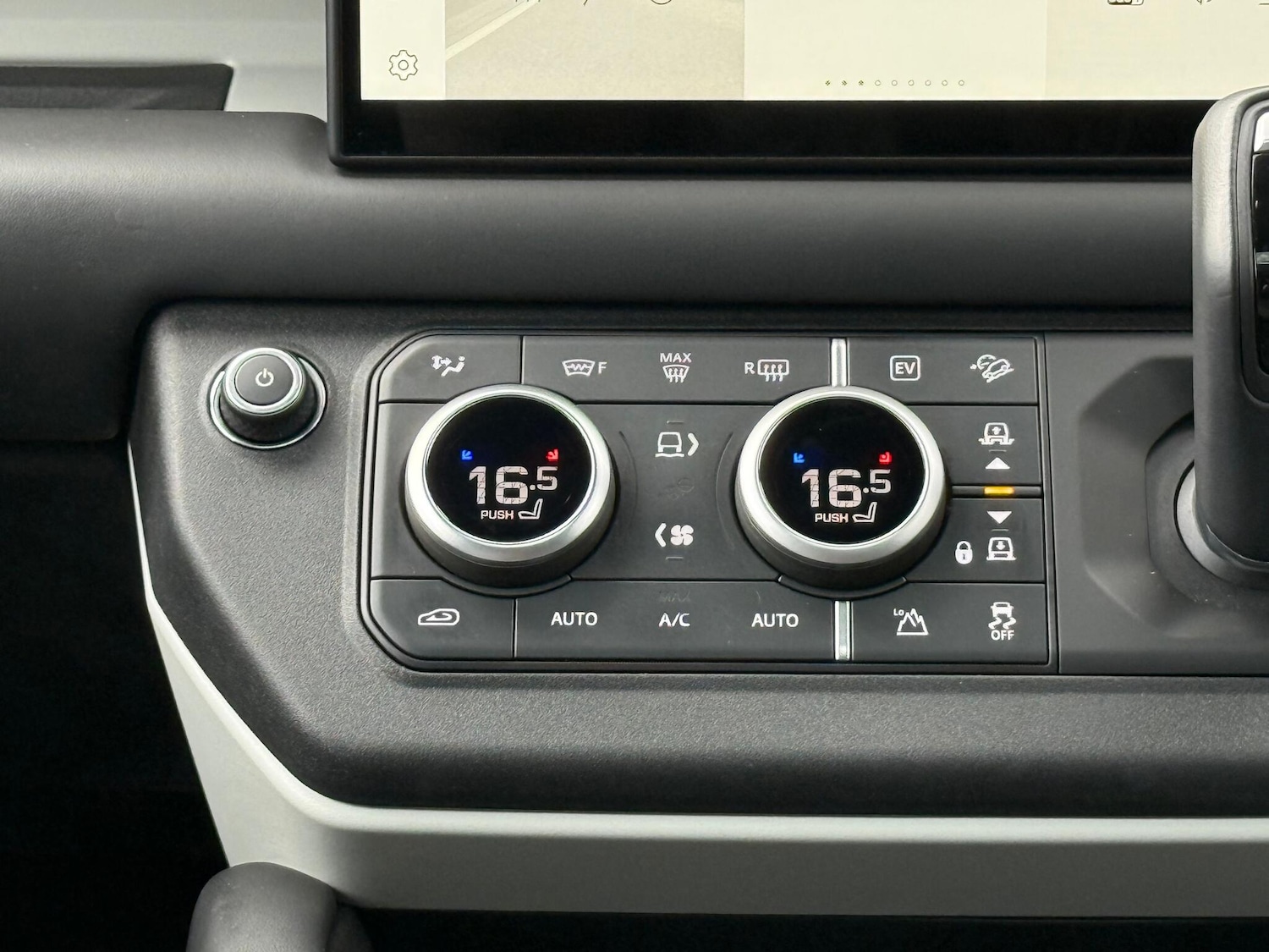 Used Land Rover Defender 2024 for sale - 76201380: Photo 16