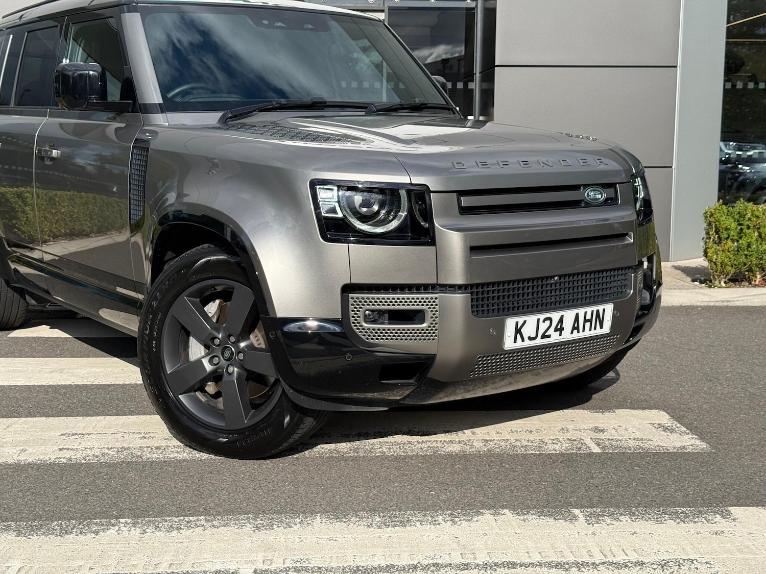 Used Land Rover Defender 2024 for sale - 76201380: Photo 30