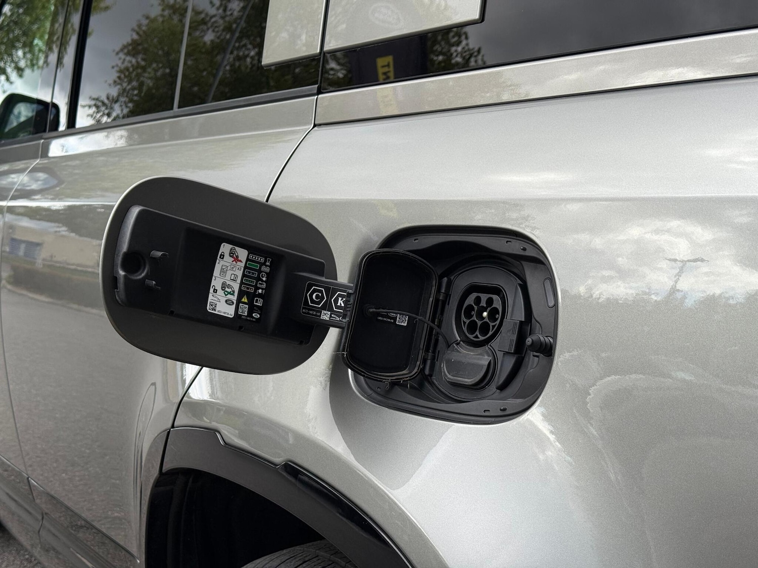 Used Land Rover Defender 2024 for sale - 76201380: Photo 38
