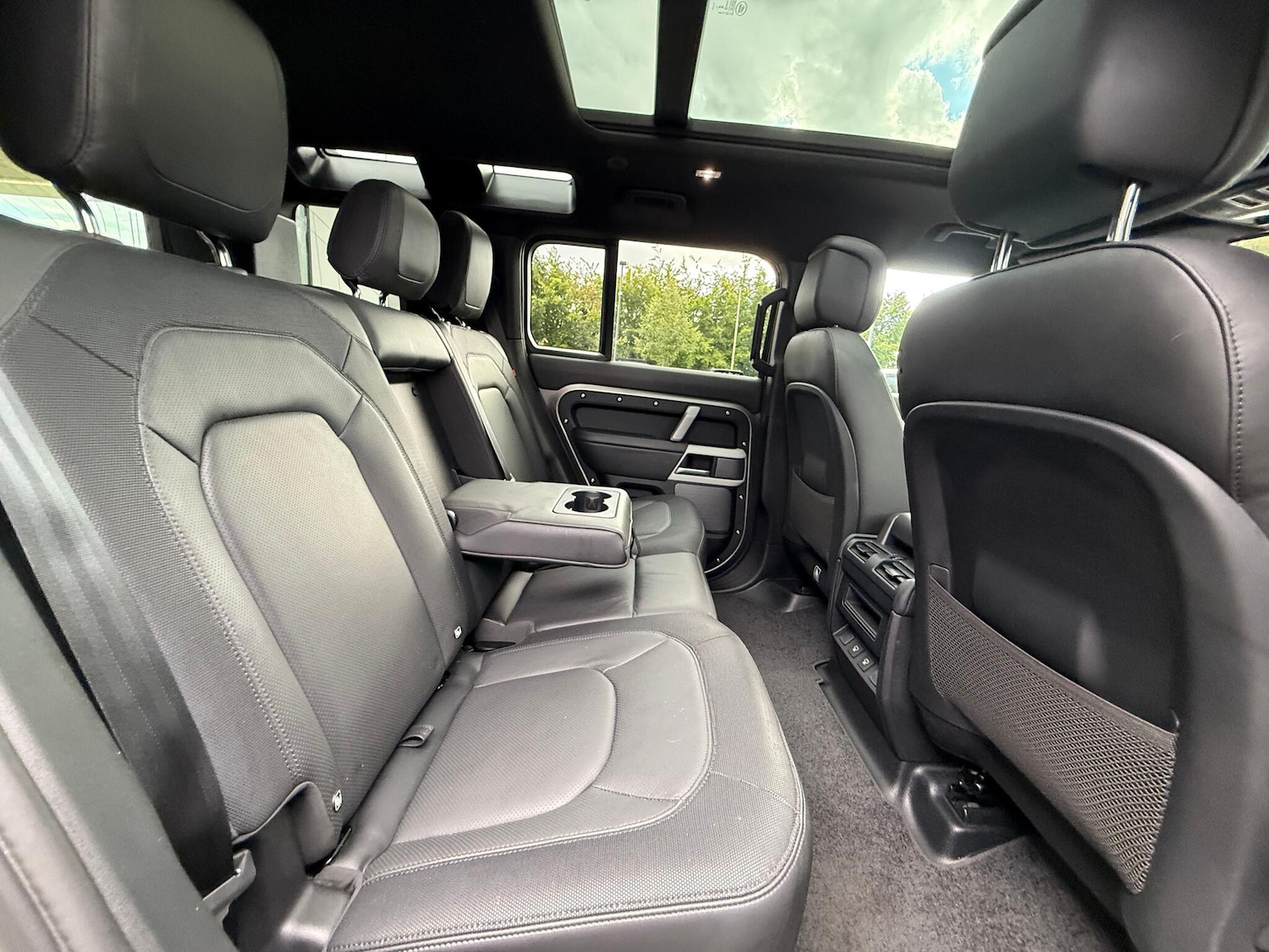 Used Land Rover Defender 2024 for sale - 76201380: Photo 40