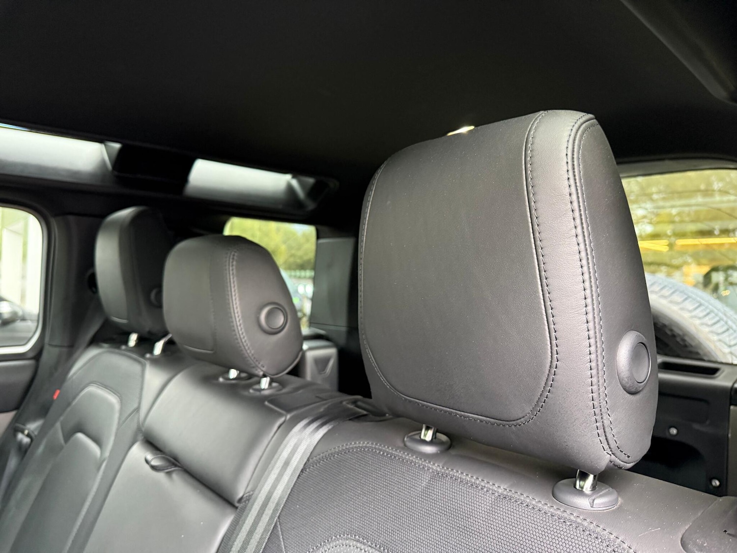 Used Land Rover Defender 2024 for sale - 76201380: Photo 48