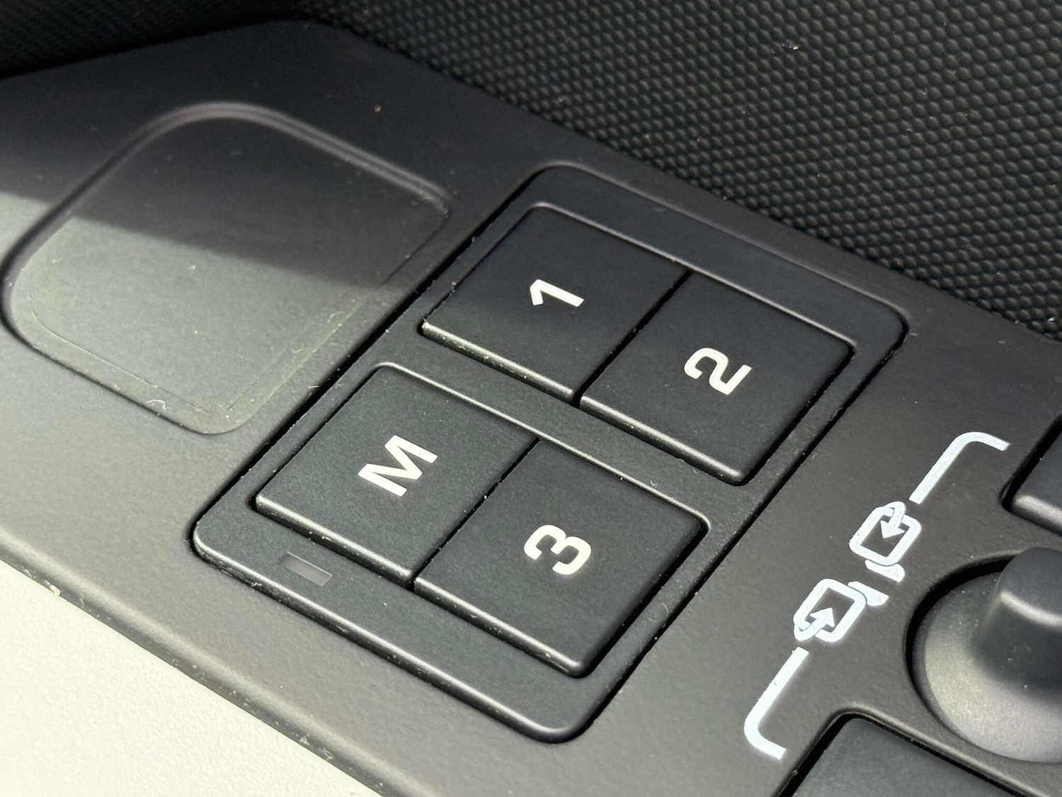 Used Land Rover Defender 2024 for sale - 76201380: Photo 50
