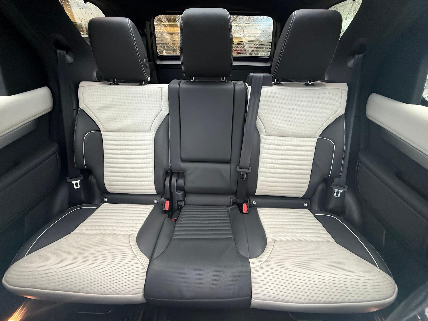 Used Land Rover Discovery 2023 for sale - 76457475: Photo 11