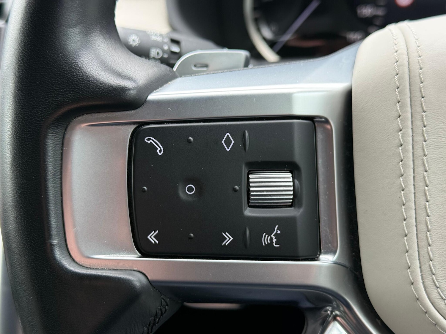 Used Land Rover Discovery 2023 for sale - 76457475: Photo 25