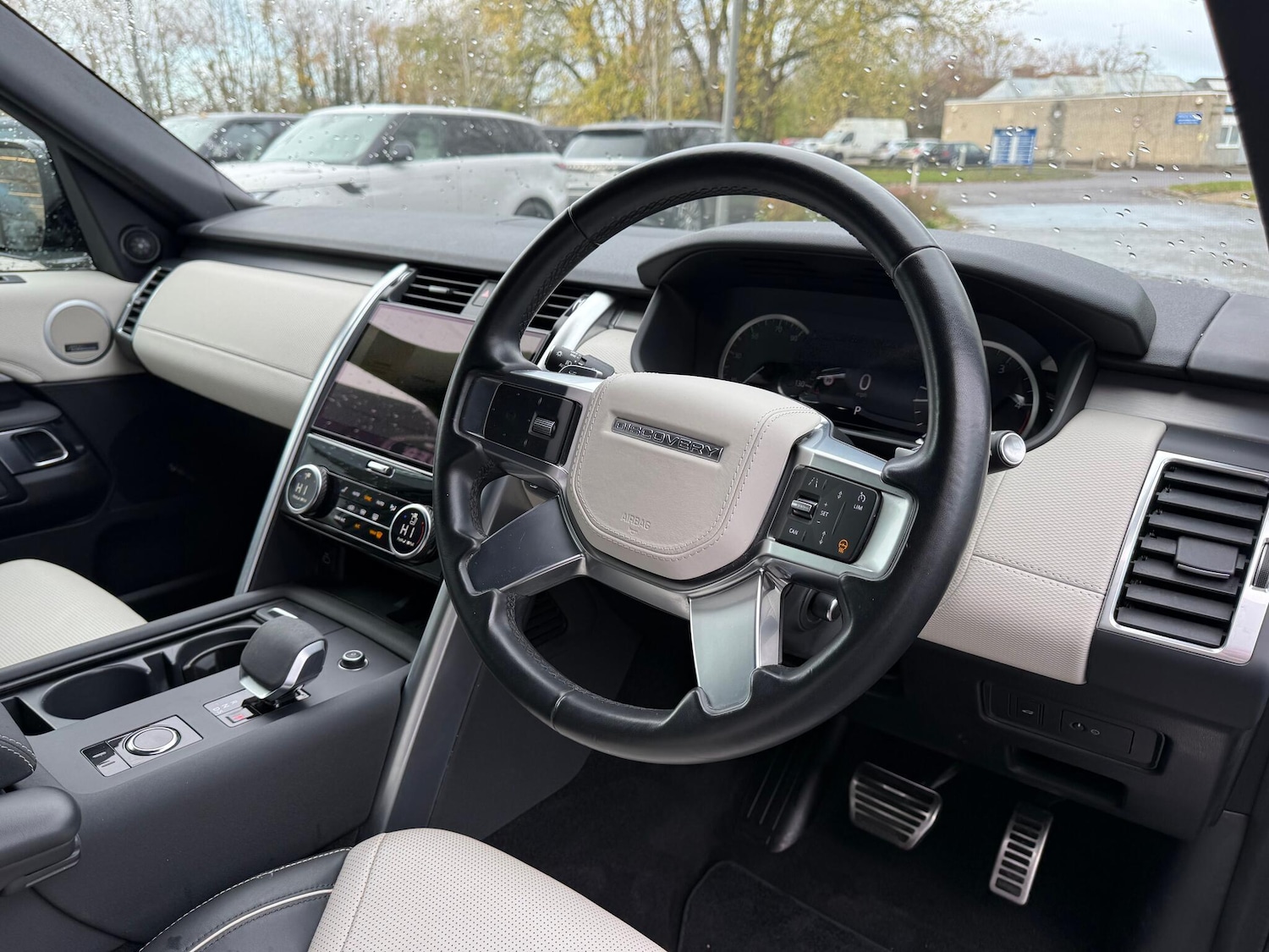 Used Land Rover Discovery 2023 for sale - 76457475: Photo 30