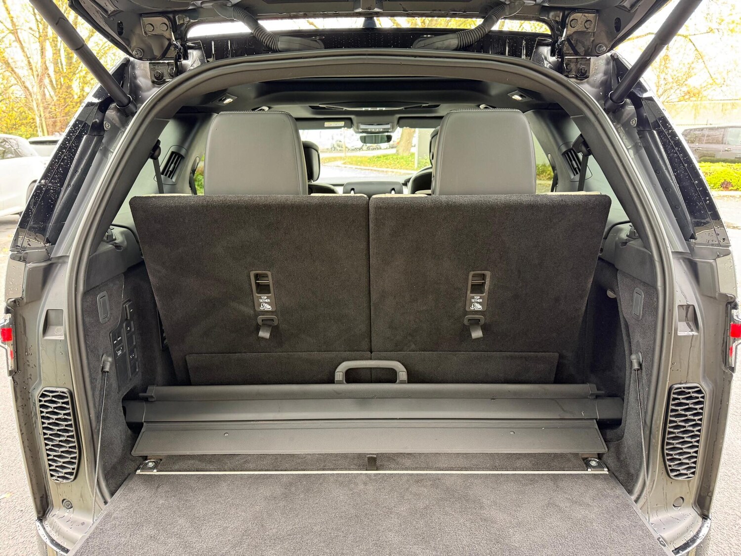 Used Land Rover Discovery 2023 for sale - 76457475: Photo 32