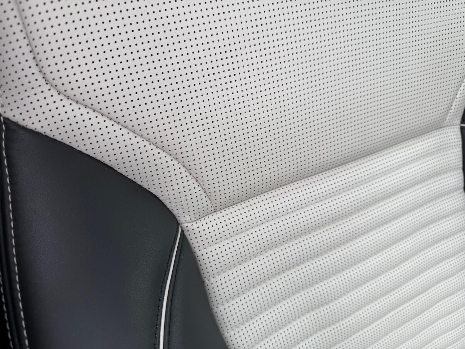 Used Land Rover Discovery 2023 for sale - 76457475: Photo 37