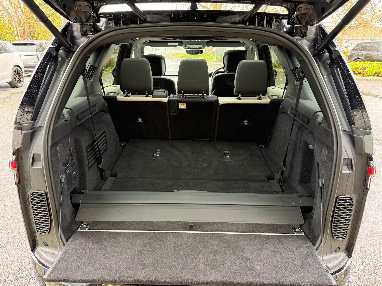 Used Land Rover Discovery 2023 for sale - 76457475: Photo 41