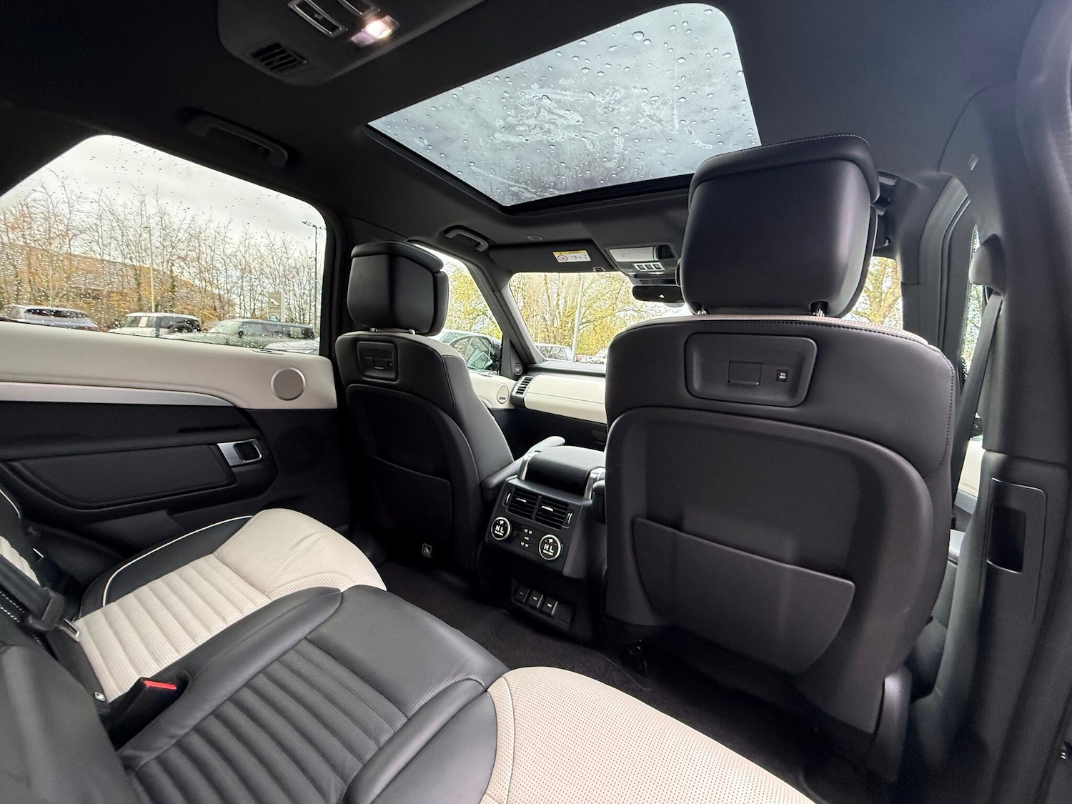 Used Land Rover Discovery 2023 for sale - 76457475: Photo 42