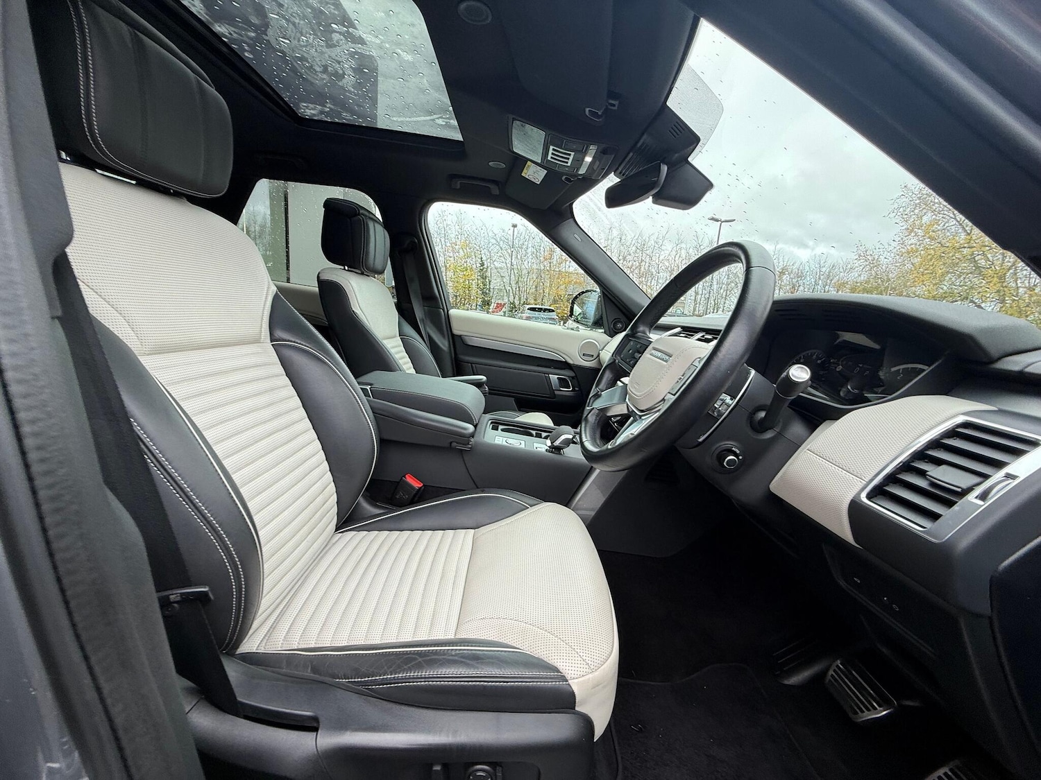 Used Land Rover Discovery 2023 for sale - 76457475: Photo 9