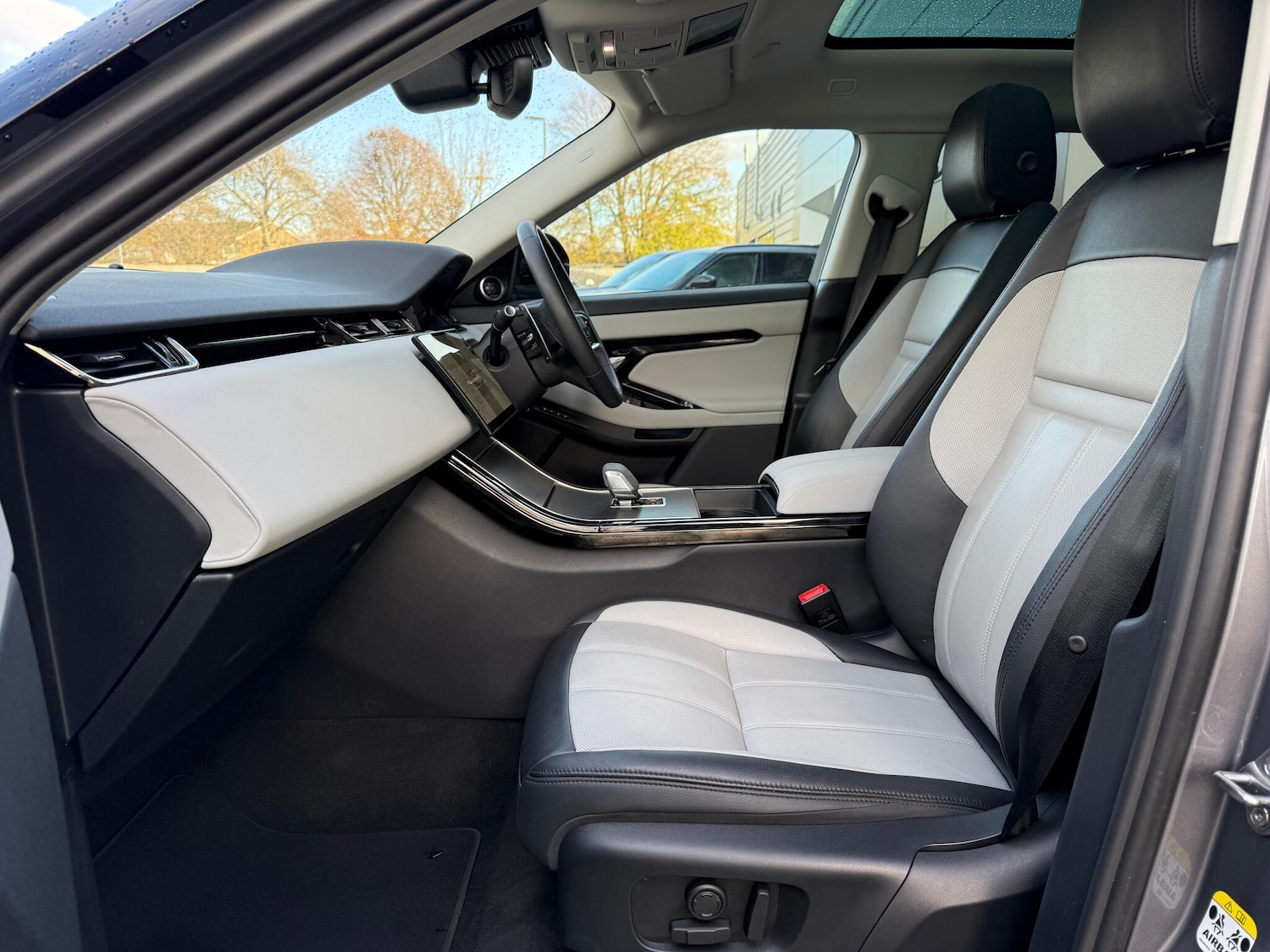 Used Land Rover Range Rover Evoque 2023 for sale - 76619994: Photo 10