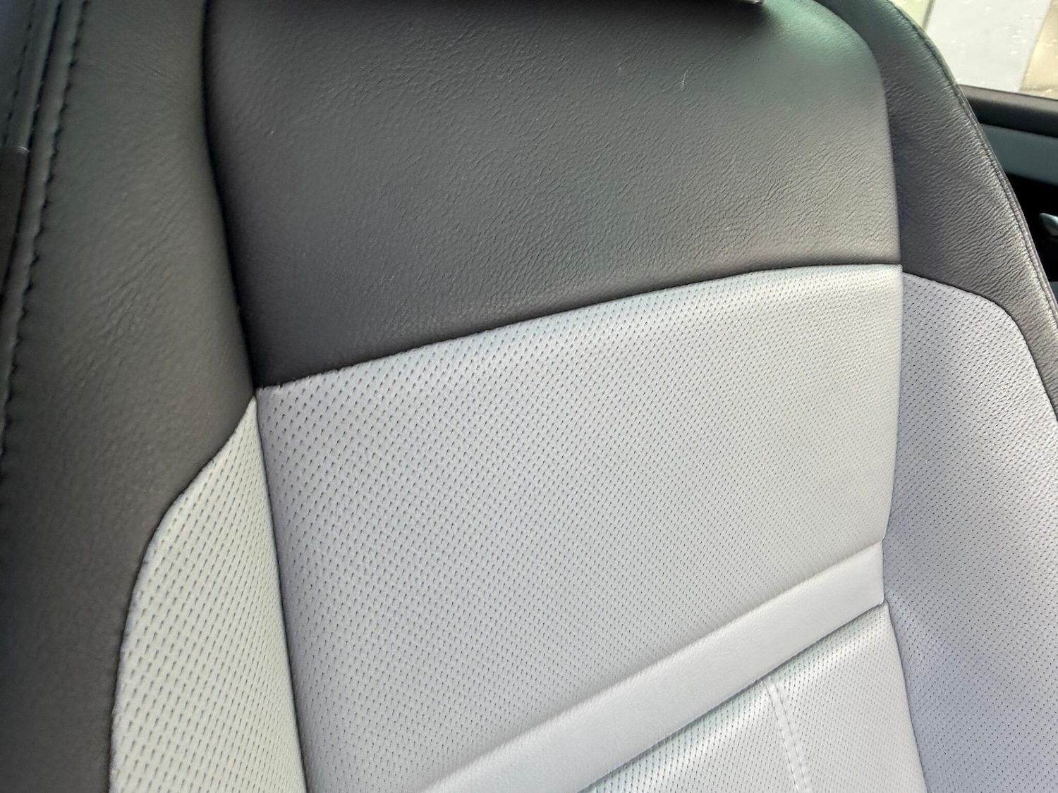 Used Land Rover Range Rover Evoque 2023 for sale - 76619994: Photo 33