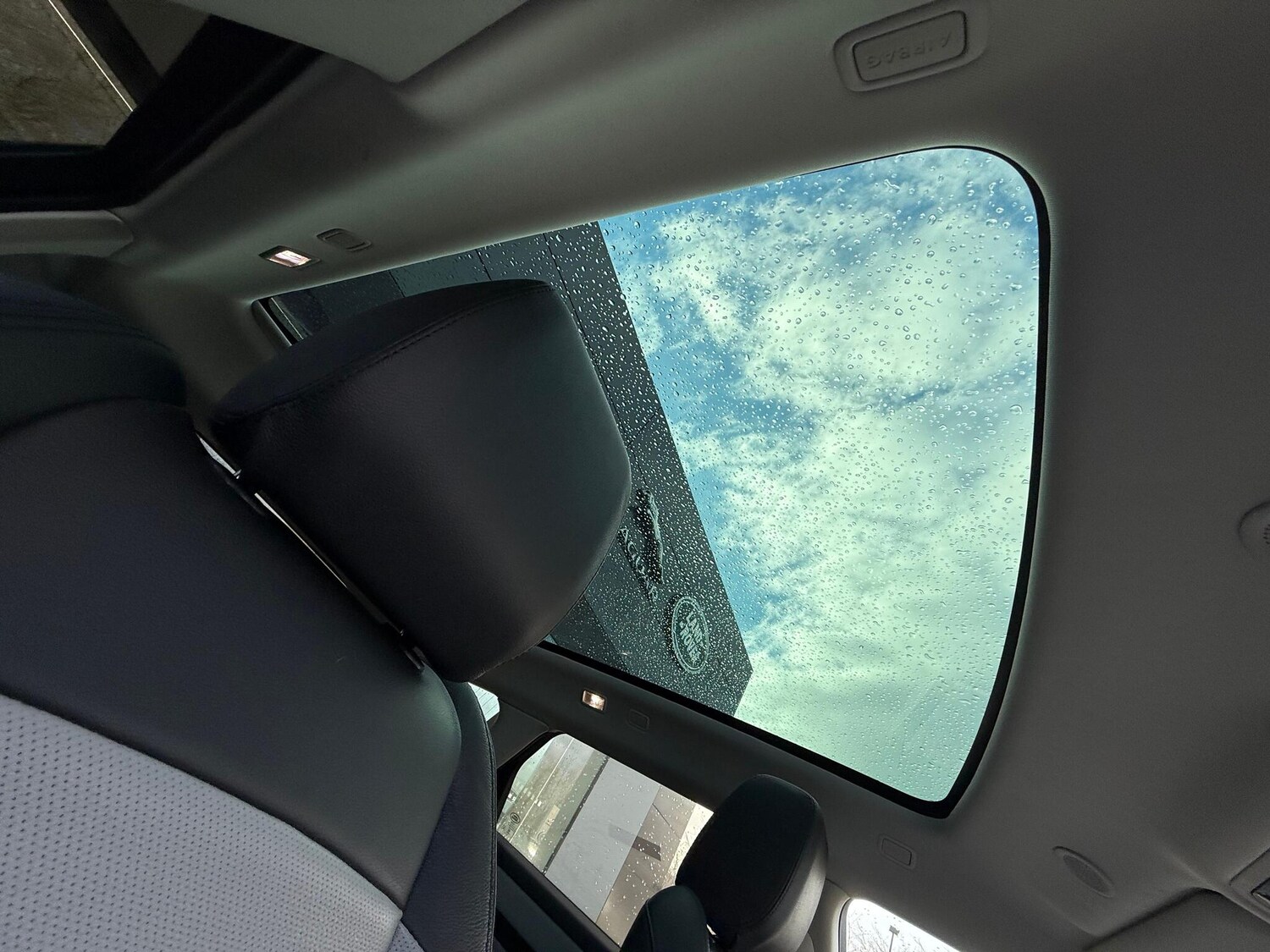 Used Land Rover Range Rover Evoque 2023 for sale - 76619994: Photo 35