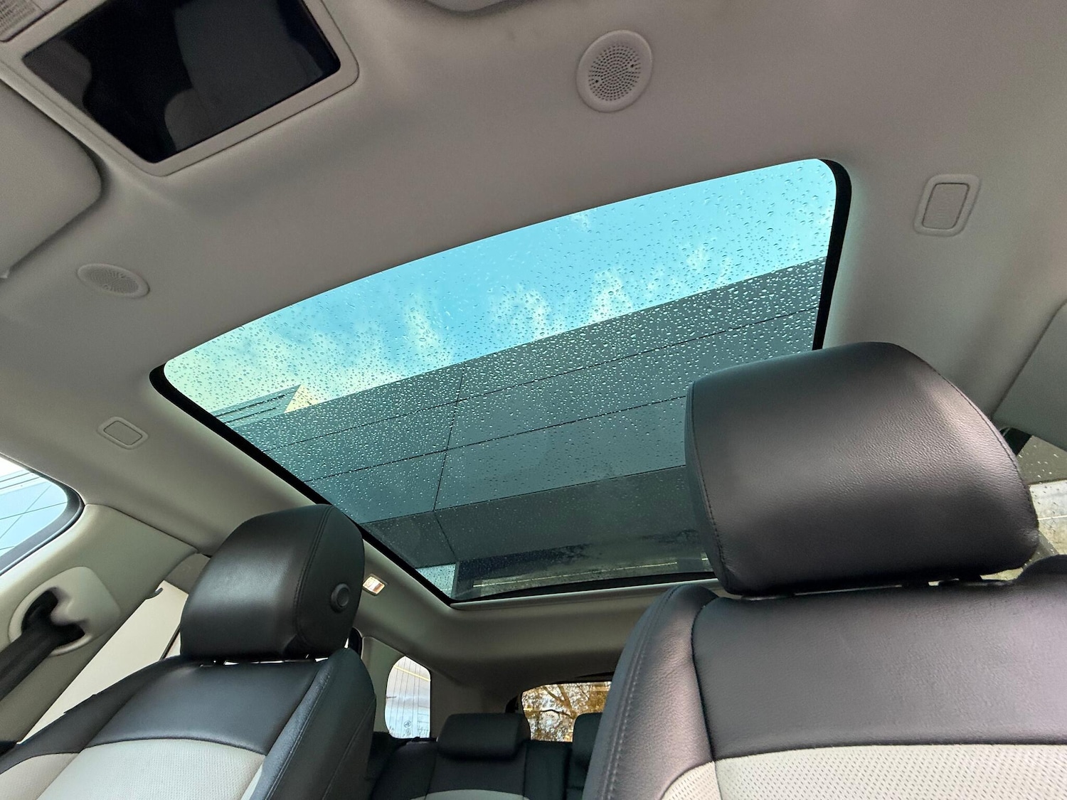 Used Land Rover Range Rover Evoque 2023 for sale - 76619994: Photo 5