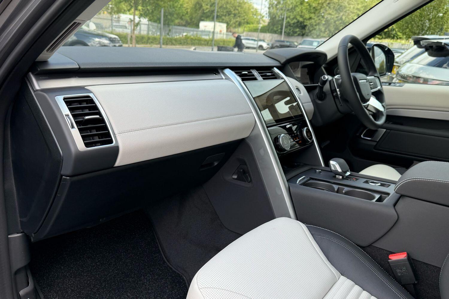 Used Land Rover Discovery 2025 for sale - 76238588: Photo 54