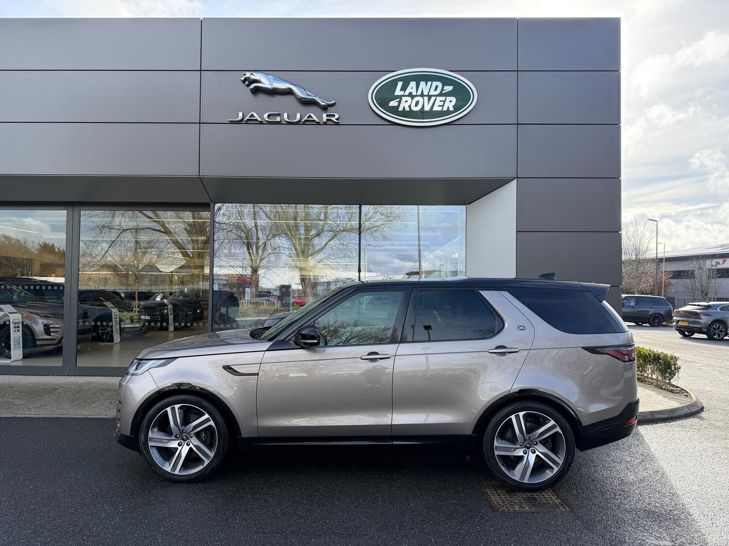 Used Land Rover Discovery 2023 for sale - 77496433: Photo 28