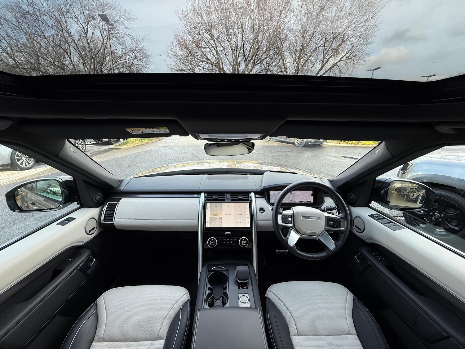 Used Land Rover Discovery 2023 for sale - 77496433: Photo 3