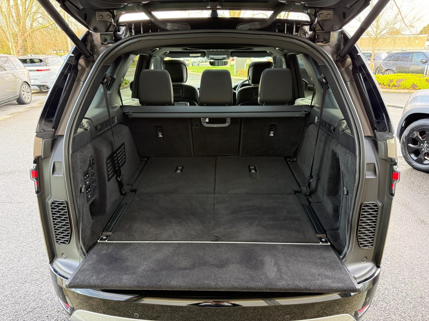 Used Land Rover Discovery 2023 for sale - 77496433: Photo 43