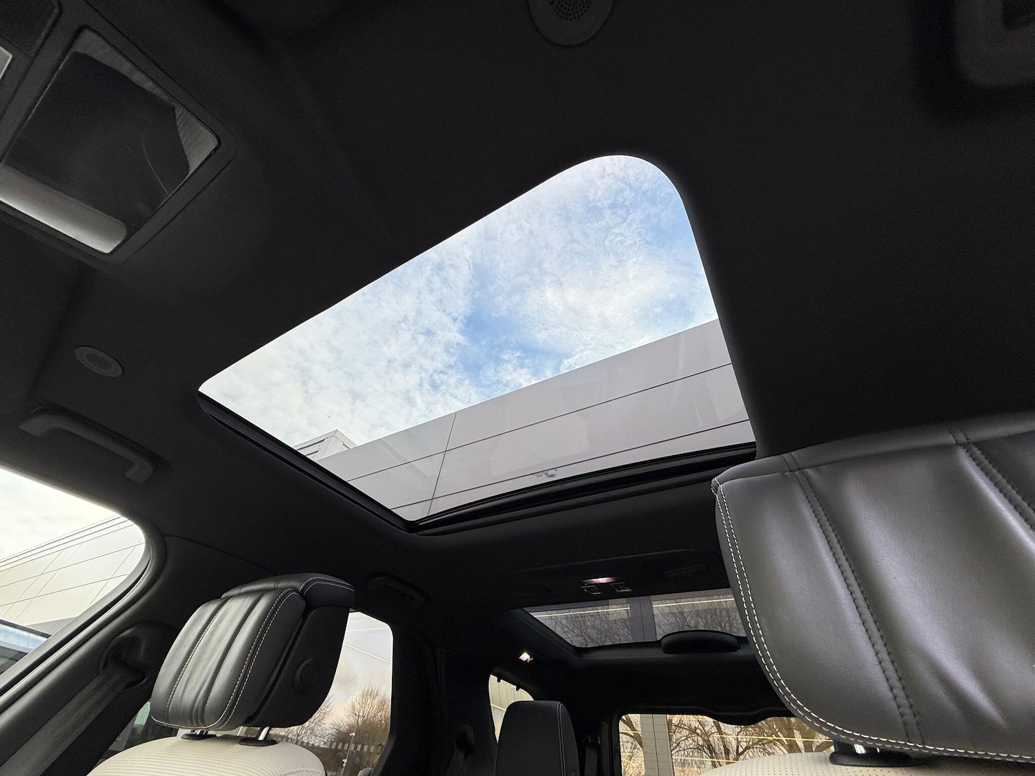 Used Land Rover Discovery 2023 for sale - 77496433: Photo 5