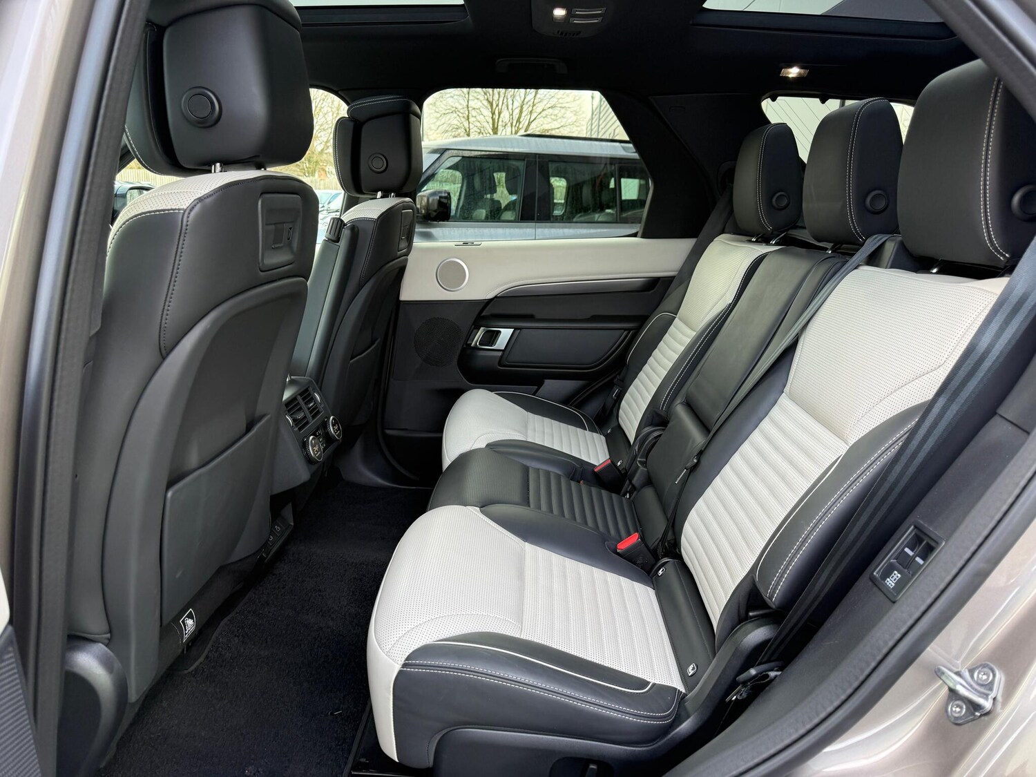 Used Land Rover Discovery 2023 for sale - 77496433: Photo 52