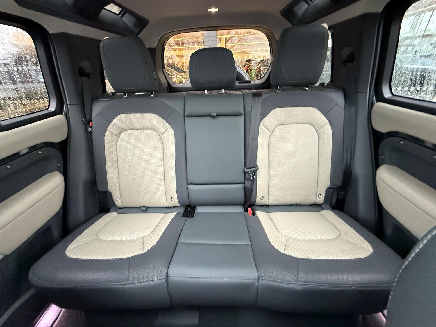 Used Land Rover Defender 2023 for sale - 77497390: Photo 11