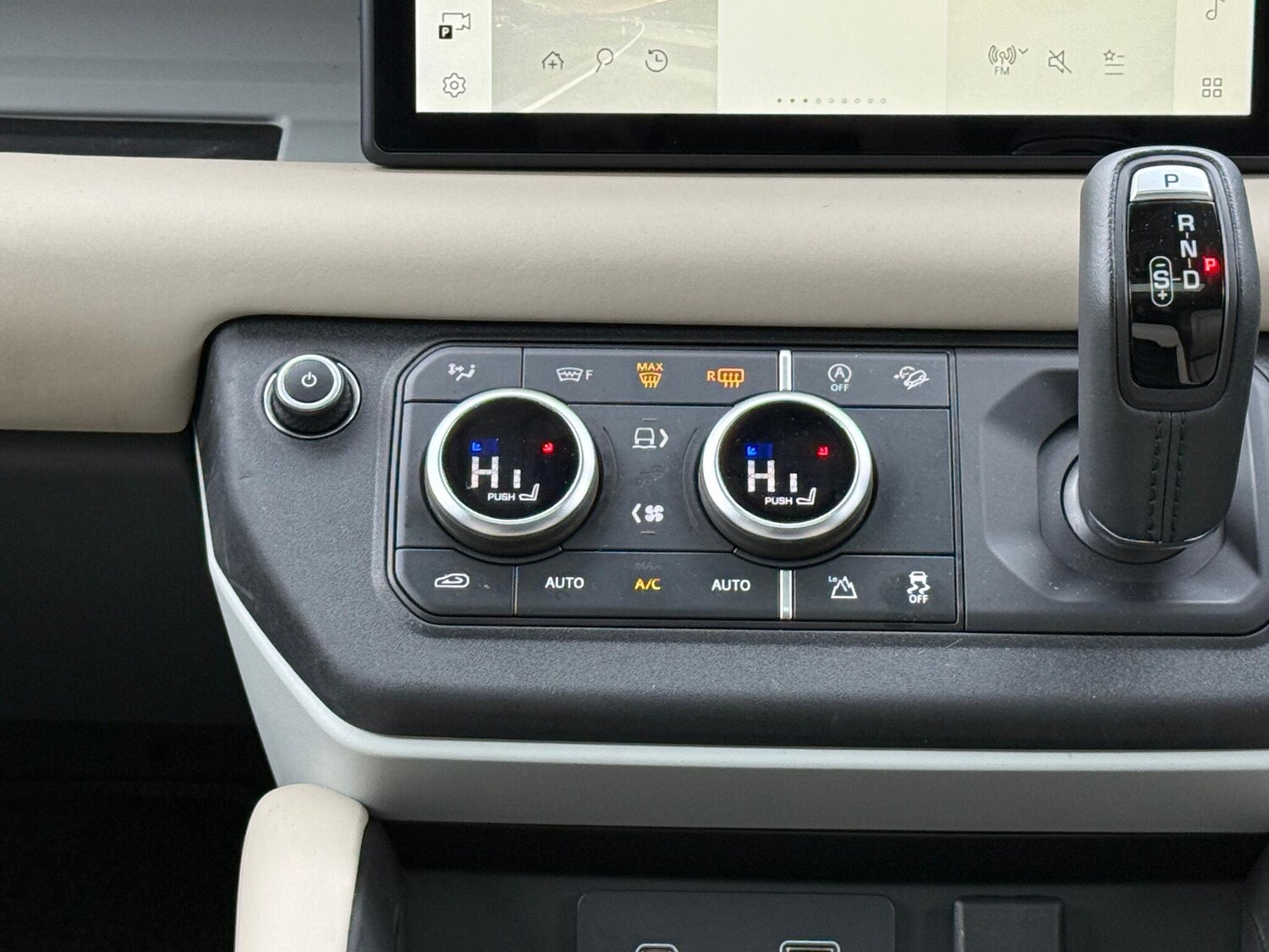 Used Land Rover Defender 2023 for sale - 77497390: Photo 16