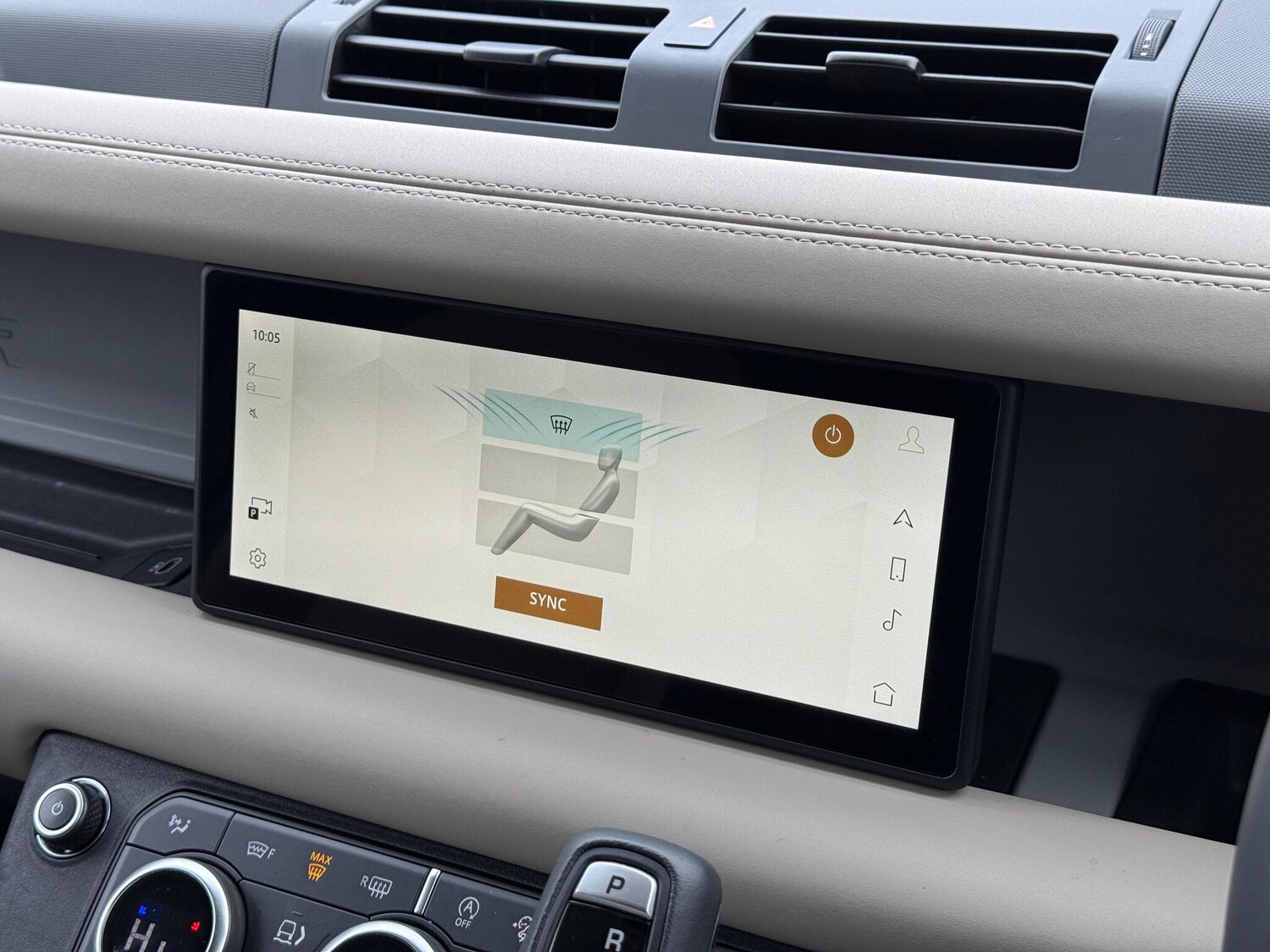 Used Land Rover Defender 2023 for sale - 77497390: Photo 17