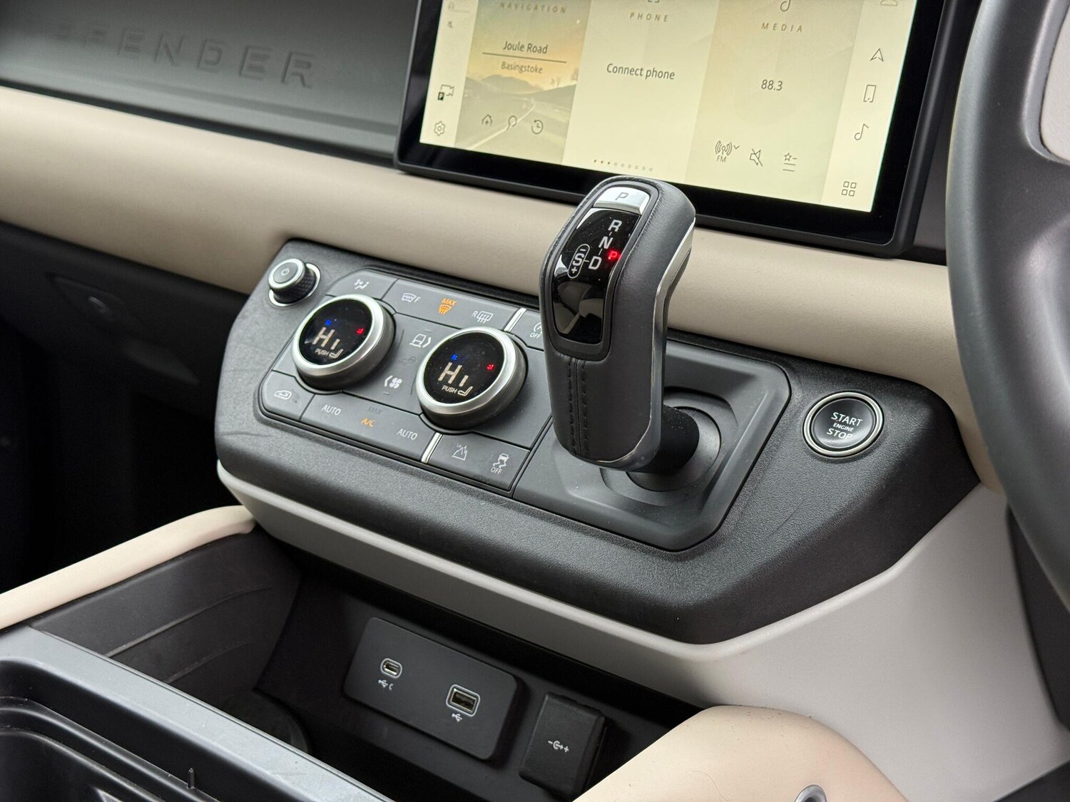 Used Land Rover Defender 2023 for sale - 77497390: Photo 20