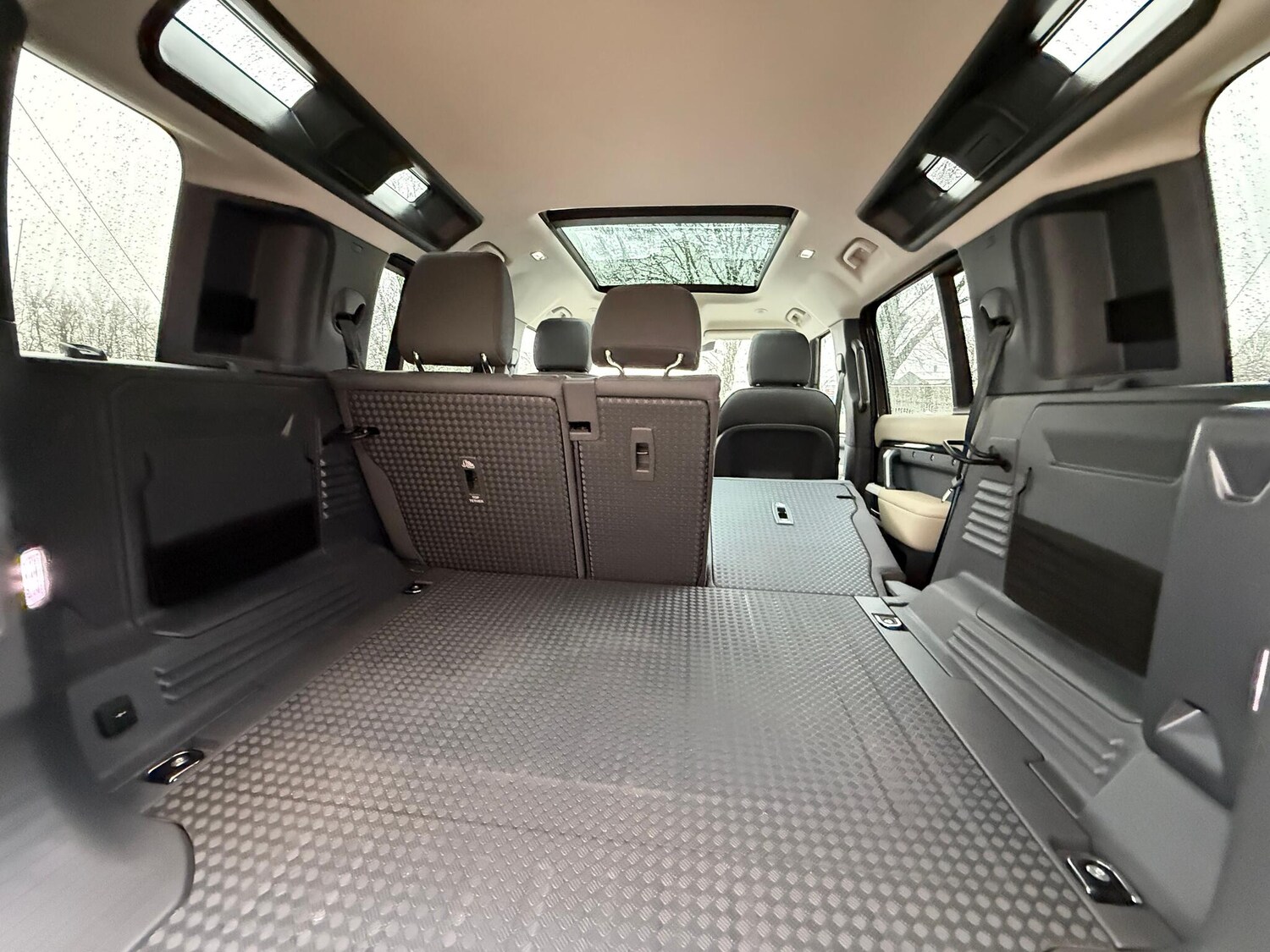 Used Land Rover Defender 2023 for sale - 77497390: Photo 38