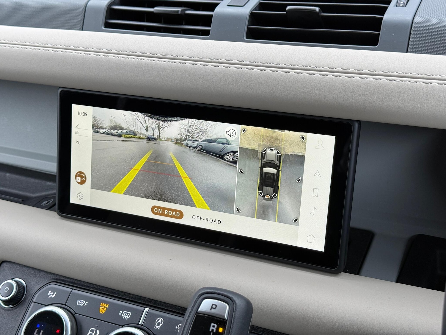 Used Land Rover Defender 2023 for sale - 77497390: Photo 4