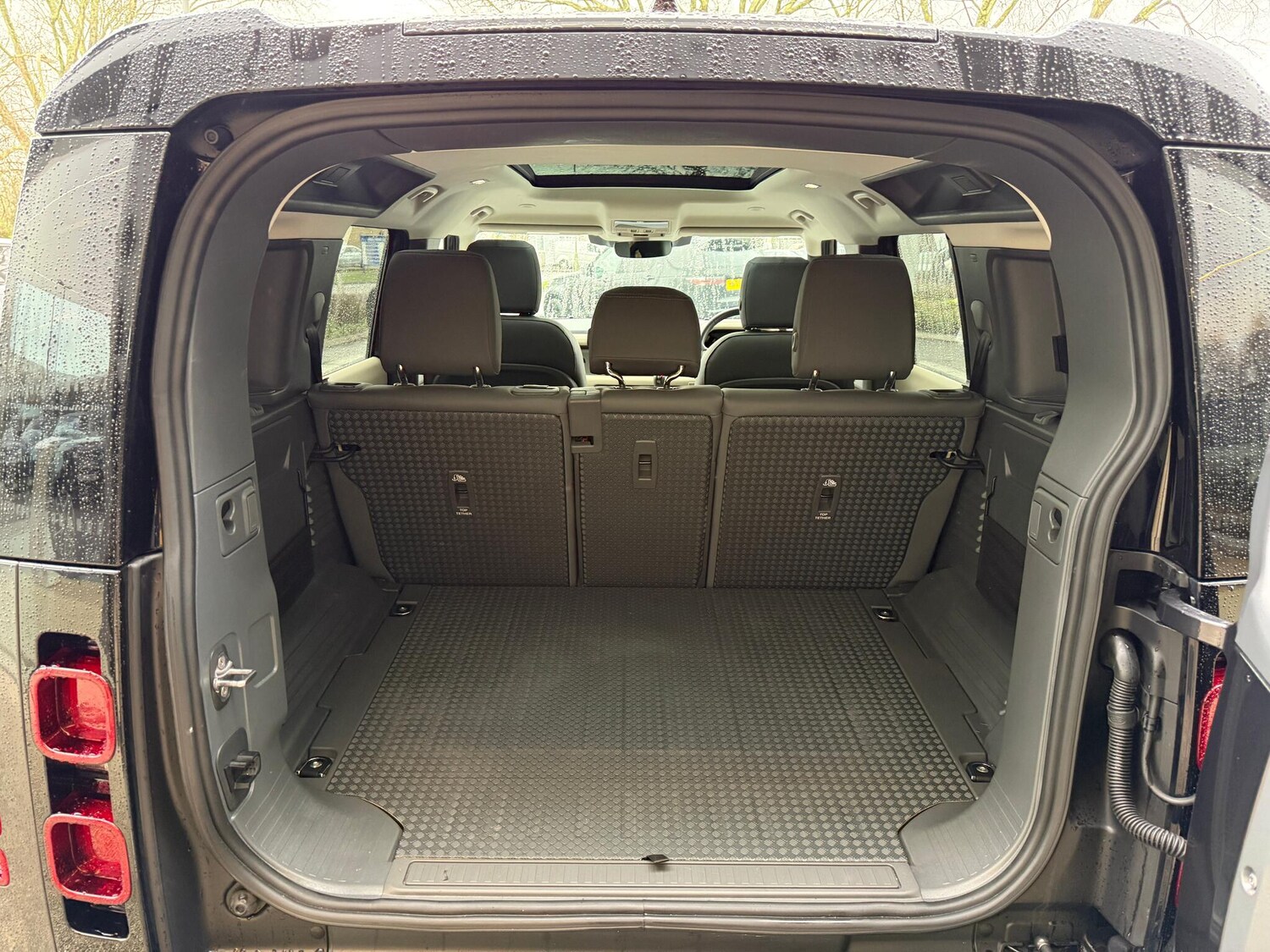 Used Land Rover Defender 2023 for sale - 77497390: Photo 40