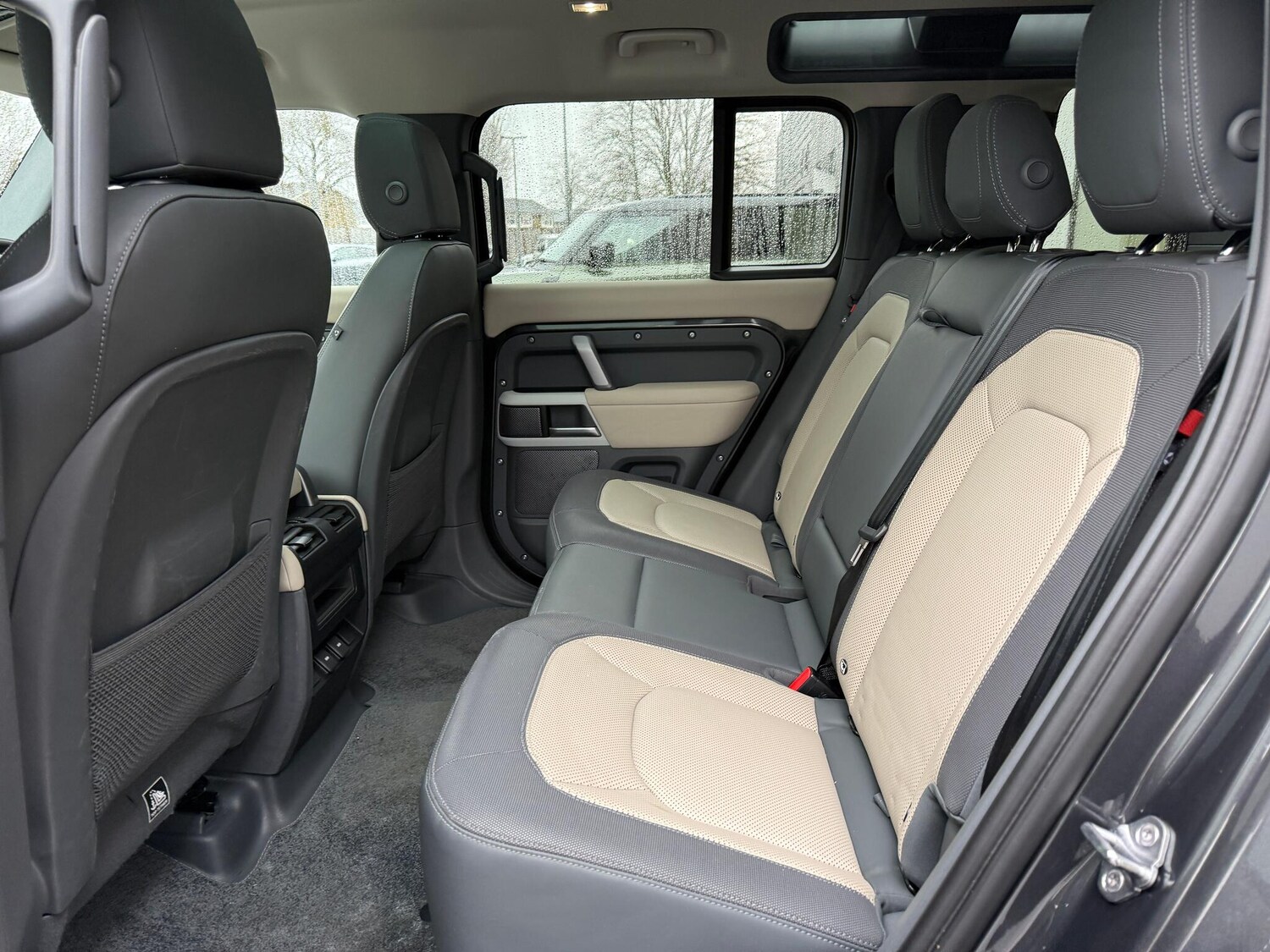 Used Land Rover Defender 2023 for sale - 77497390: Photo 45